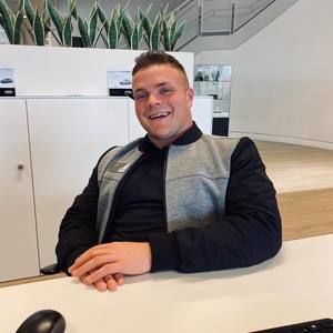 Meet your Posher, Gino